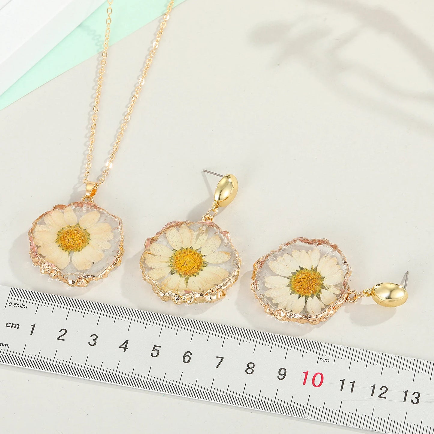 Daisy Resin Jewelry Set Necklace & Earrings Real Flower