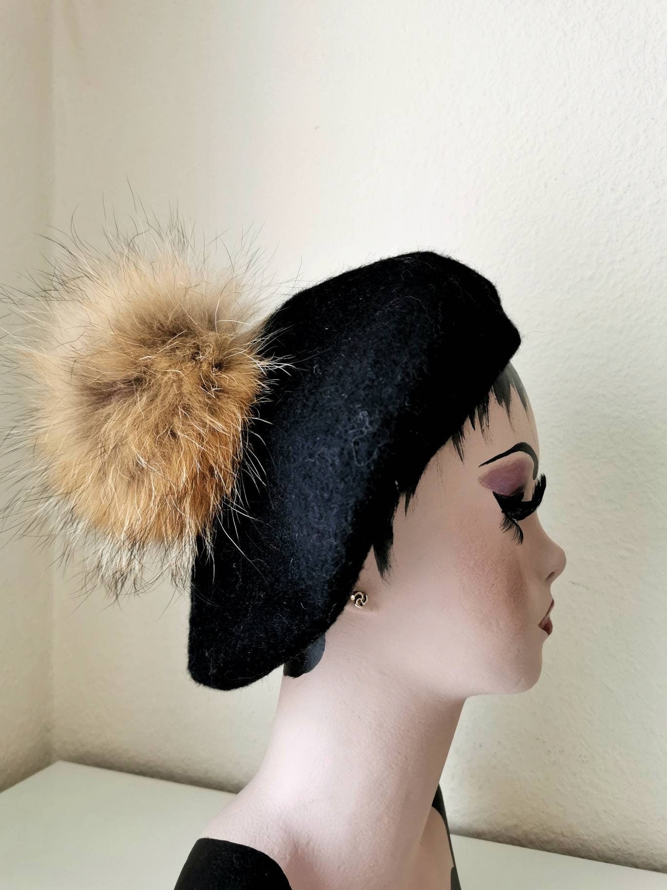 Wool beret Vintage Style with Racoon pom pom real fur