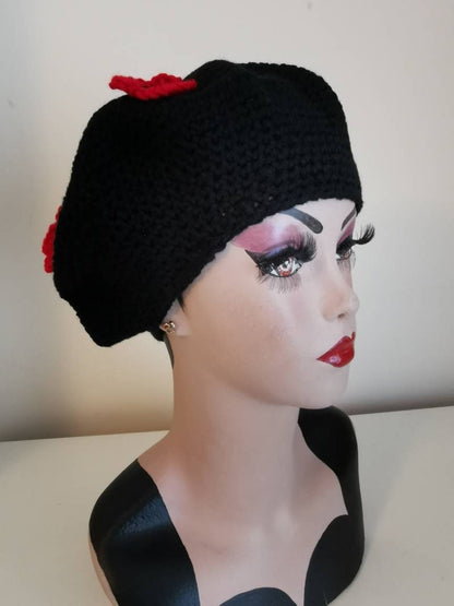 Crochet poppy beret Black Red Floral