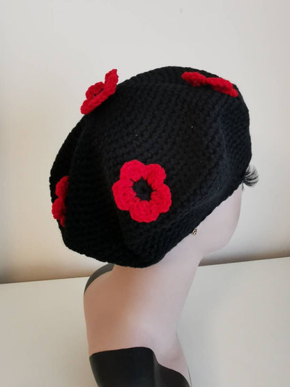 Crochet poppy beret Black Red Floral