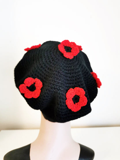 Crochet poppy beret Black Red Floral