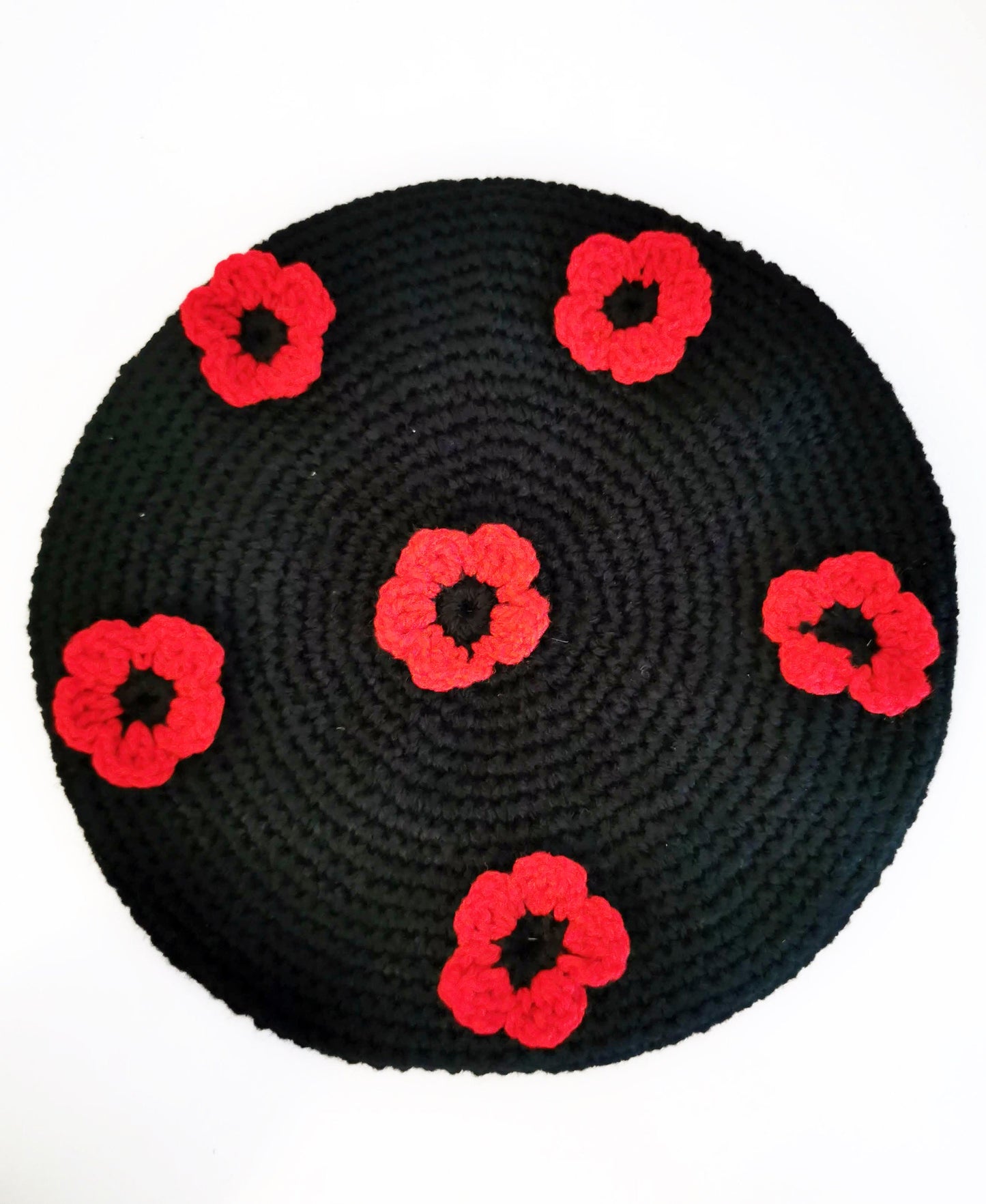 Crochet poppy beret Black Red Floral